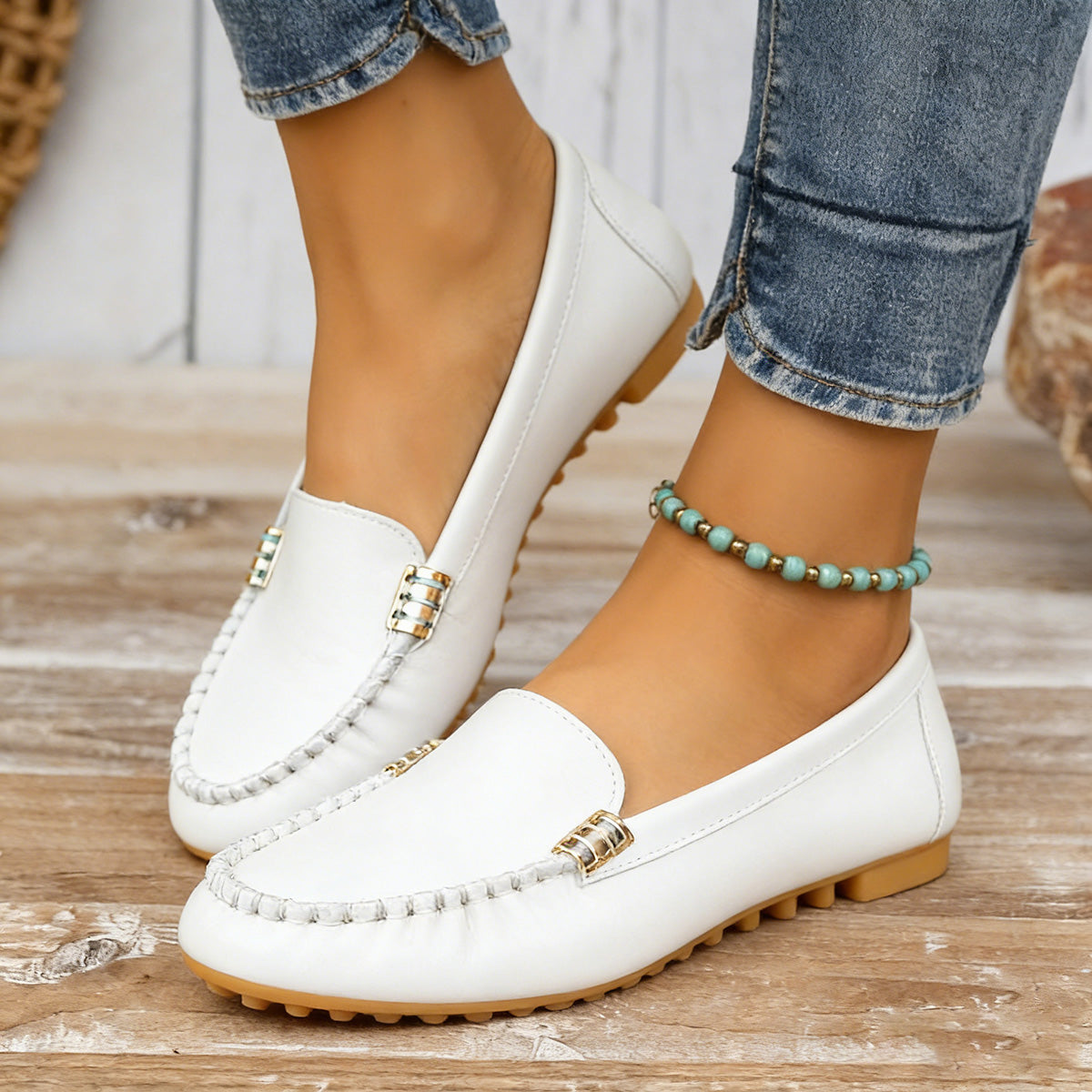 GifitoLuck Women’s Metal Stitch Loafers, Lightweight Slip-On Flat Moccasin Shoes for Spring 2026, Comfortable Everyday Walking Gift for Mum or Grandma