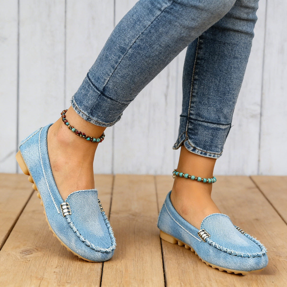 GifitoLuck Women’s Metal Stitch Loafers, Lightweight Slip-On Flat Moccasin Shoes for Spring 2026, Comfortable Everyday Walking Gift for Mum or Grandma