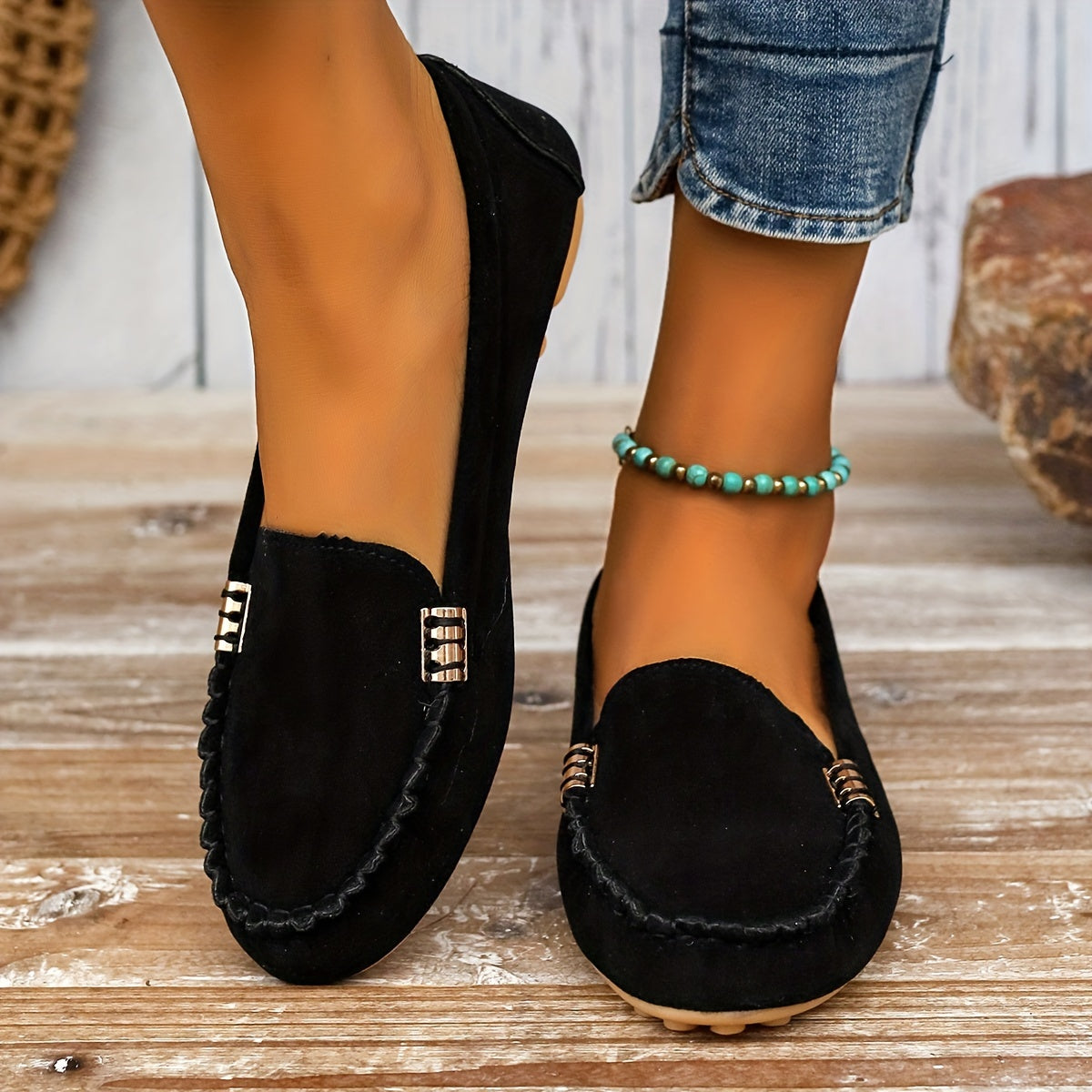 GifitoLuck Women’s Metal Stitch Loafers, Lightweight Slip-On Flat Moccasin Shoes for Spring 2026, Comfortable Everyday Walking Gift for Mum or Grandma