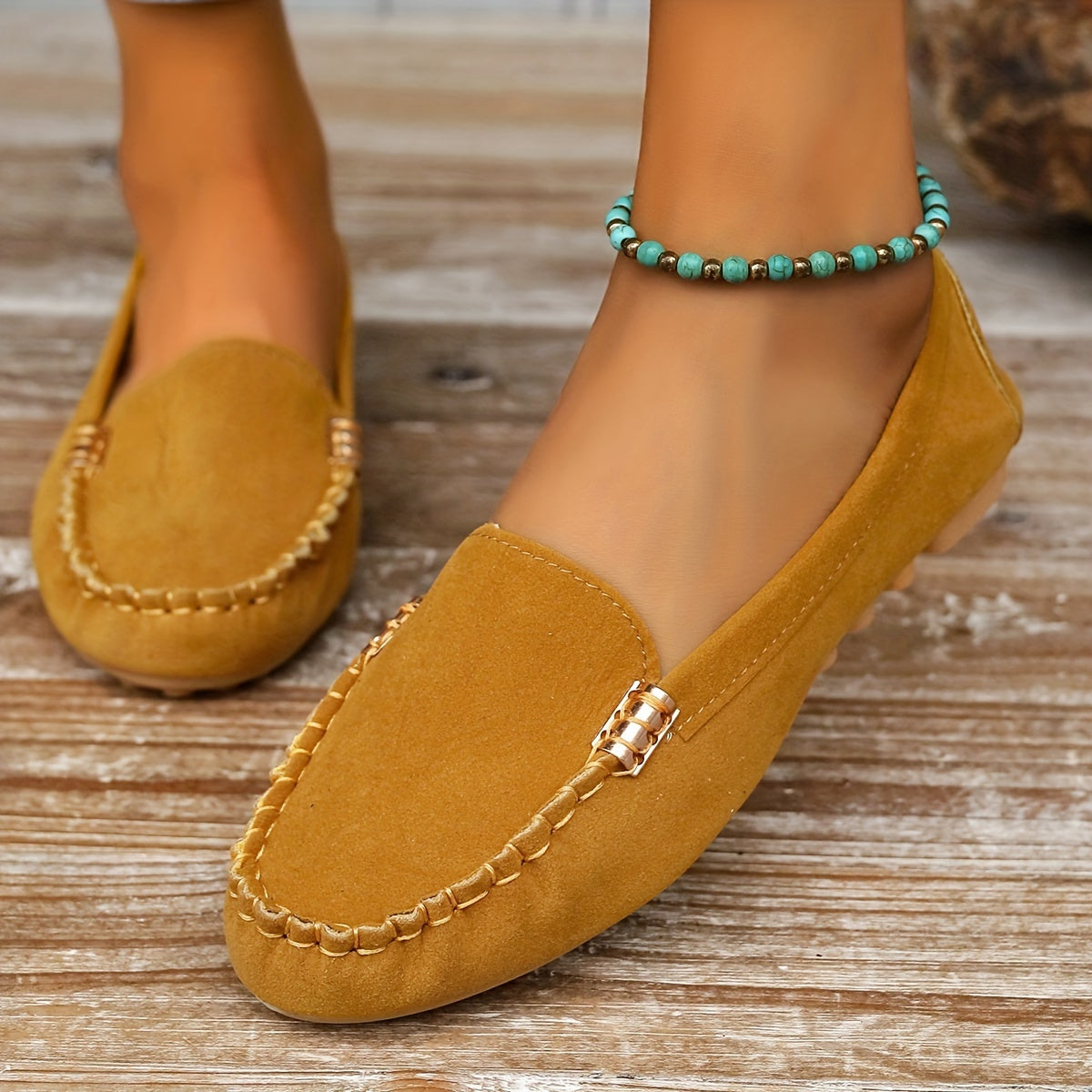 GifitoLuck Women’s Metal Stitch Loafers, Lightweight Slip-On Flat Moccasin Shoes for Spring 2026, Comfortable Everyday Walking Gift for Mum or Grandma