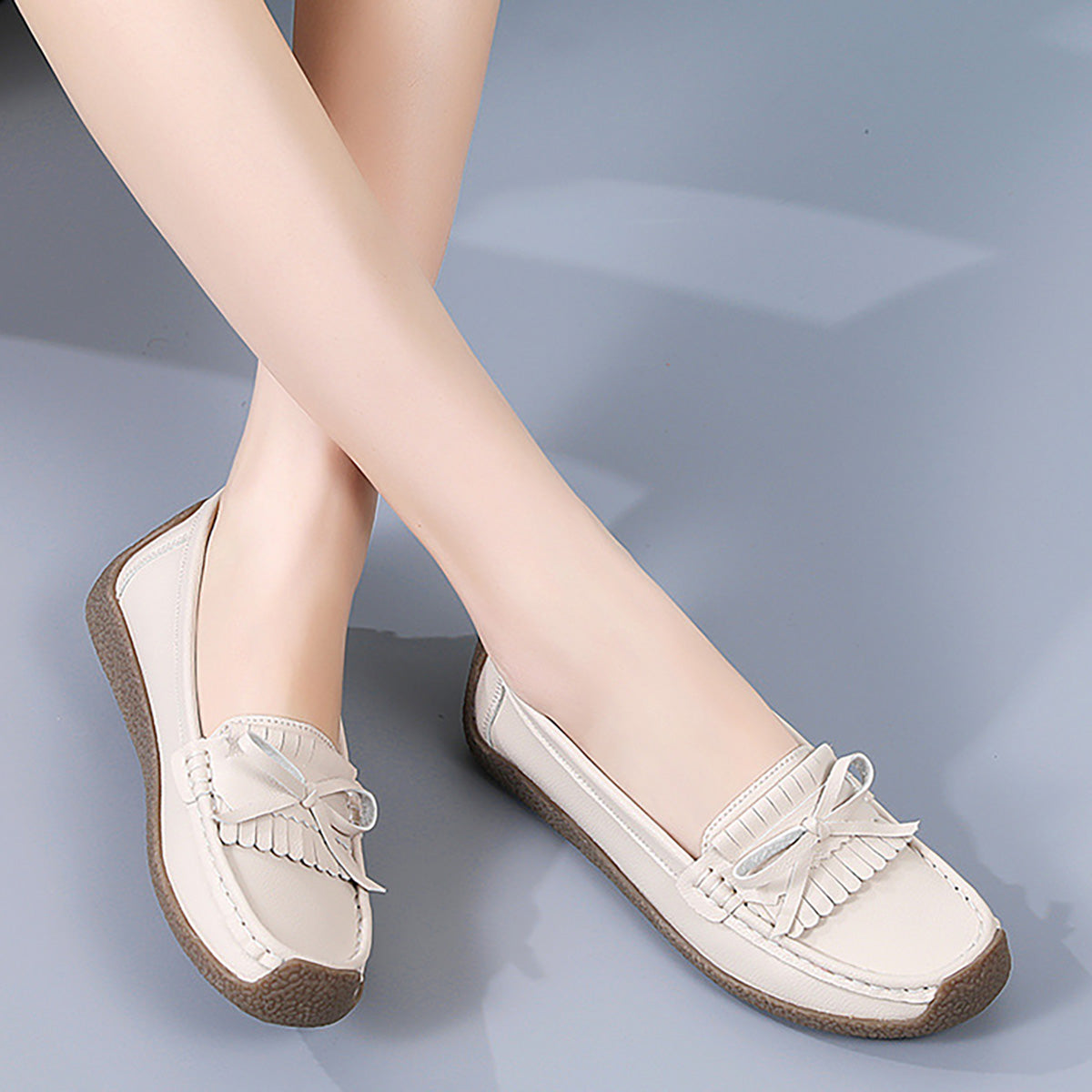 GifitoLuck Women’s Soft Leather Loafers with Tassel Bow, Lightweight Slip-On Flat Shoes, Cushioned Sole Casual Comfort Shoes, Thoughtful Gift for Mum or Grandma