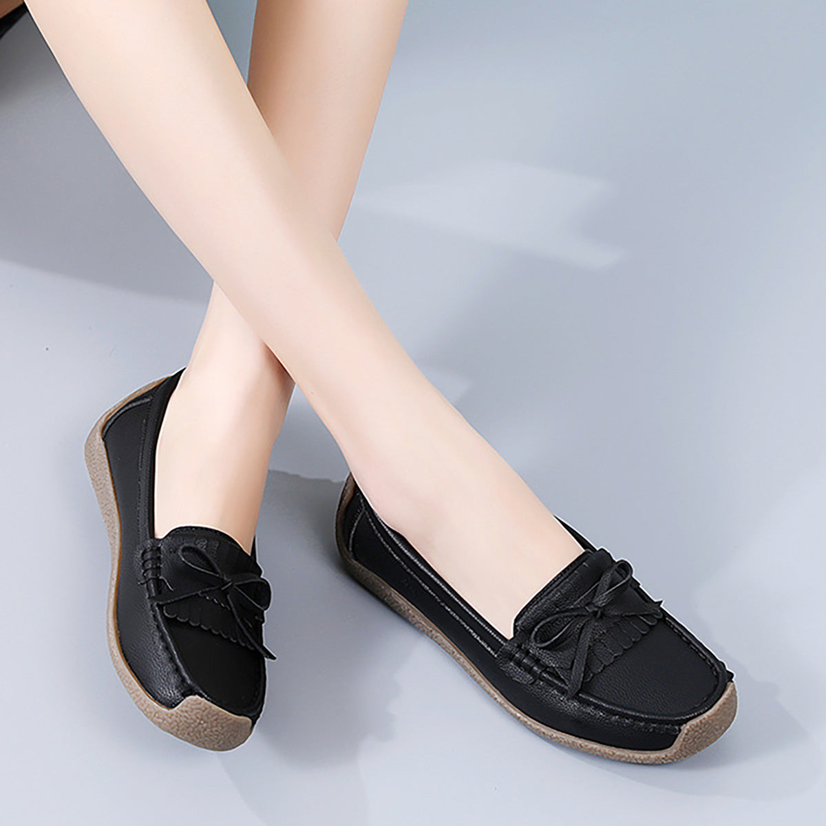 GifitoLuck Women’s Soft Leather Loafers with Tassel Bow, Lightweight Slip-On Flat Shoes, Cushioned Sole Casual Comfort Shoes, Thoughtful Gift for Mum or Grandma