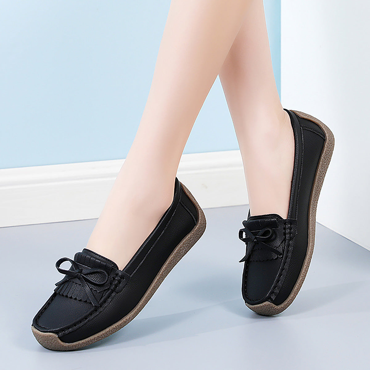 GifitoLuck Women’s Soft Leather Loafers with Tassel Bow, Lightweight Slip-On Flat Shoes, Cushioned Sole Casual Comfort Shoes, Thoughtful Gift for Mum or Grandma