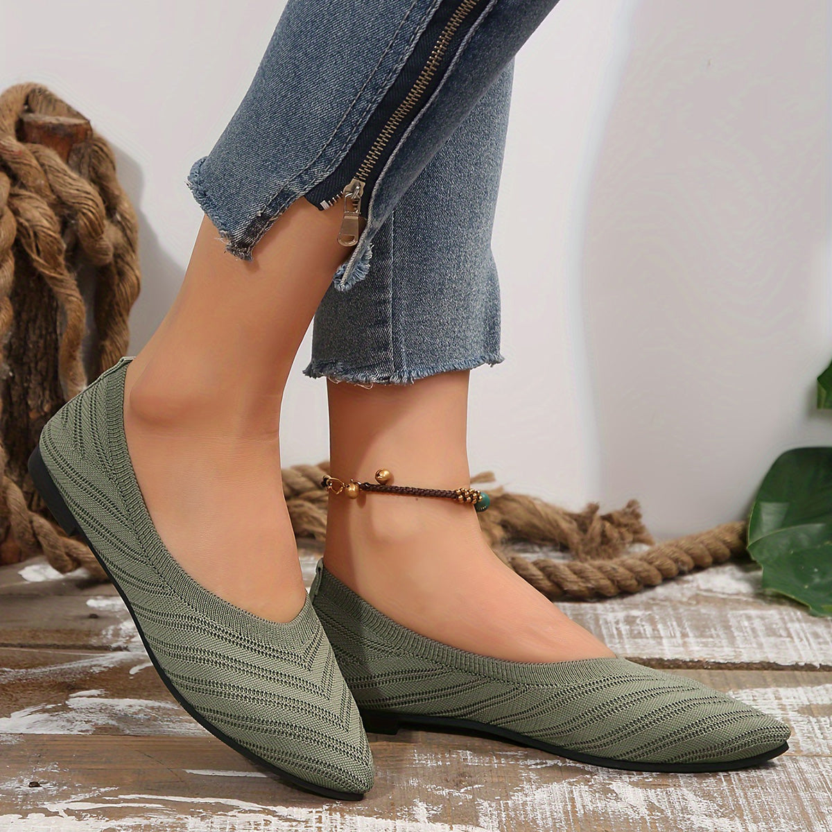 GifitoLuck Women’s Breathable Pointed Knit Flats, Lightweight Slip-On Casual Shoes for Spring 2026, Comfortable Everyday Walking Gift for Mum or Grandma