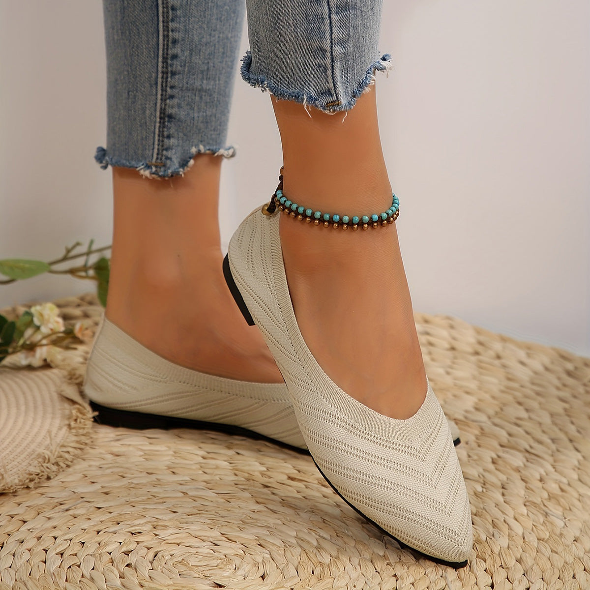 GifitoLuck Women’s Breathable Pointed Knit Flats, Lightweight Slip-On Casual Shoes for Spring 2026, Comfortable Everyday Walking Gift for Mum or Grandma