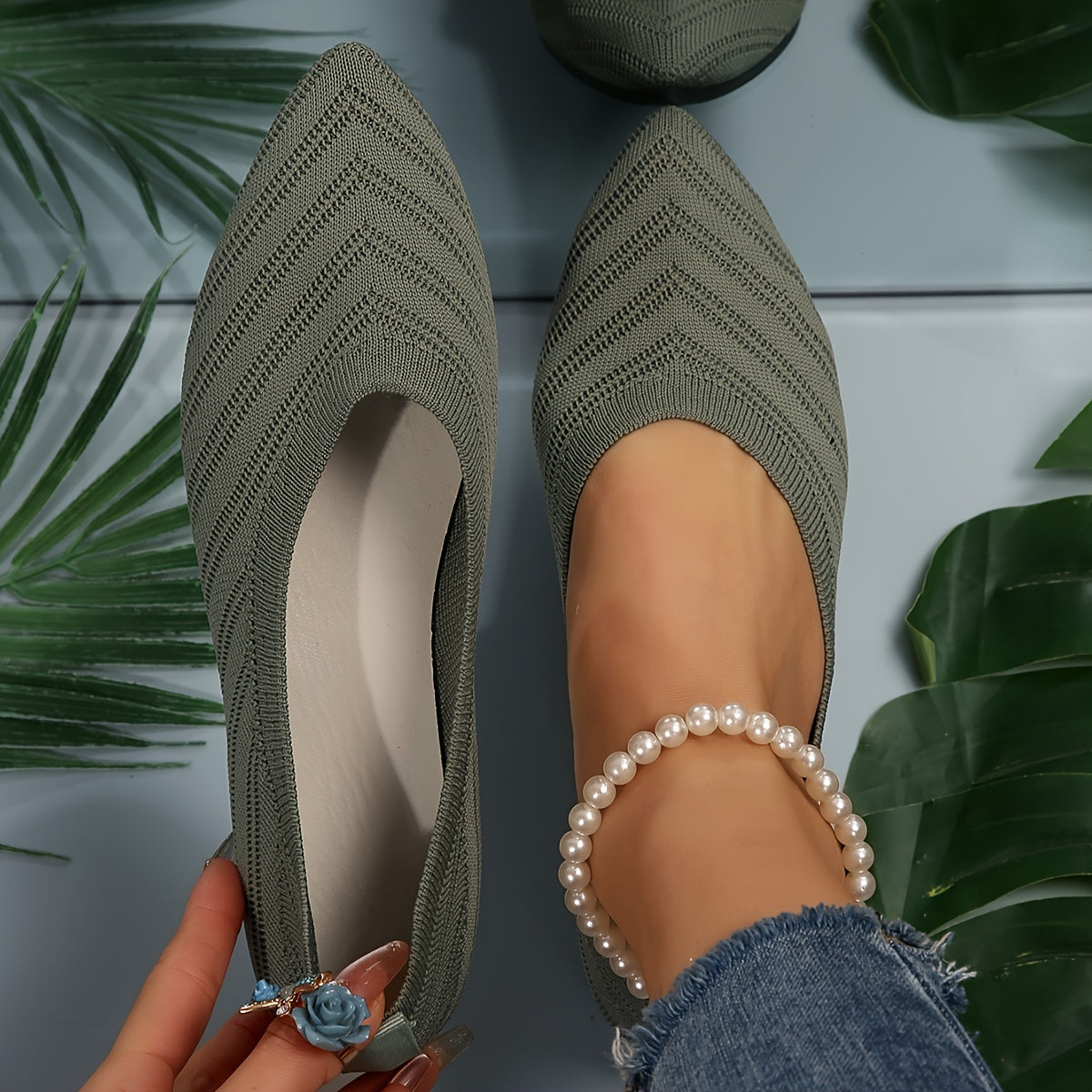 GifitoLuck Women’s Breathable Pointed Knit Flats, Lightweight Slip-On Casual Shoes for Spring 2026, Comfortable Everyday Walking Gift for Mum or Grandma